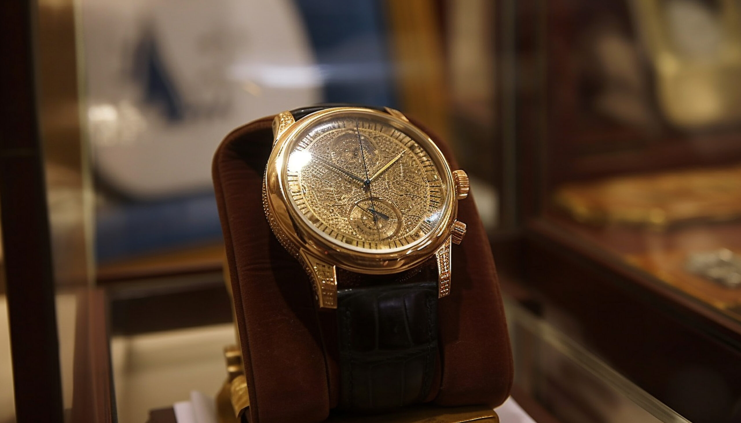 gold luxury watch gold luxury watch